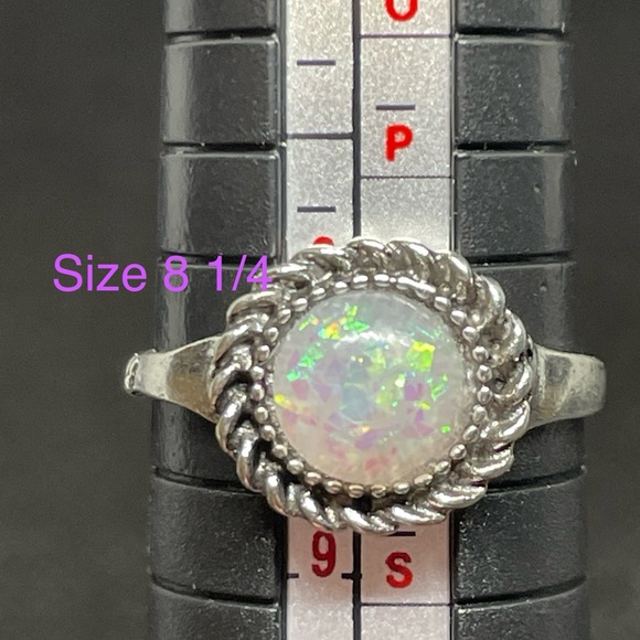 Lot of 8 NWOT Boho Style Rings - sizes vary - Picture 6 of 11